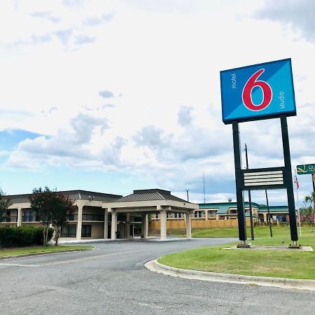 Studio 6 Dublin, Ga Luaran gambar
