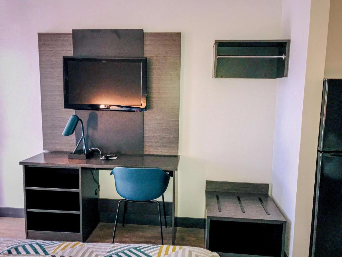 Studio 6 Dublin, Ga Luaran gambar